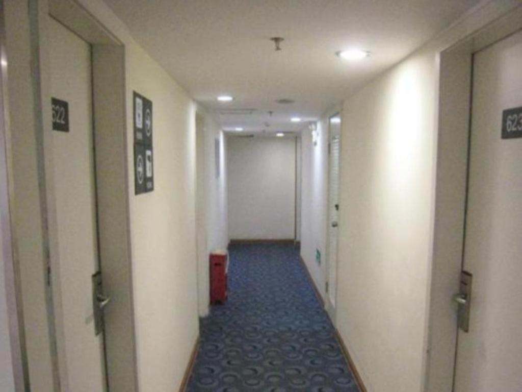 7 Days Inn Chengdu Kuanzhai Alley Huapaifang Metro Station Extérieur photo